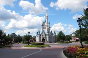 least crowded time to go to disney world